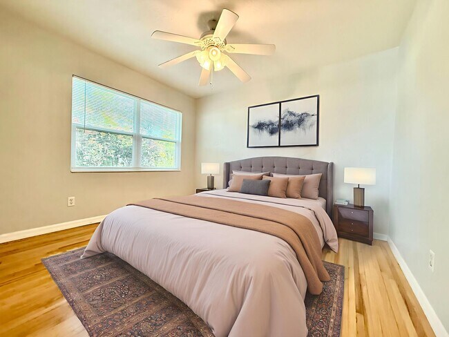 Building Photo - Your DeLand Escape: 4 Bedrooms + Pool at G...