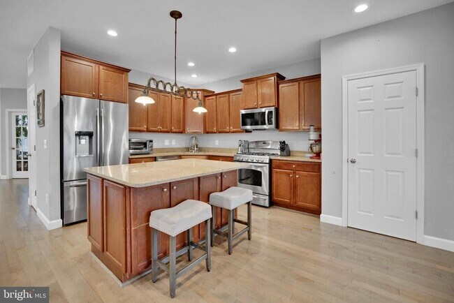 Building Photo - 42598 Chisholm Dr