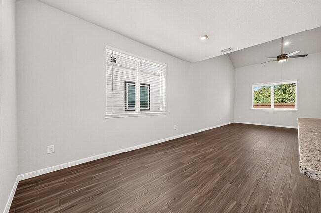 Building Photo - 15610 Coneflower Hls Dr