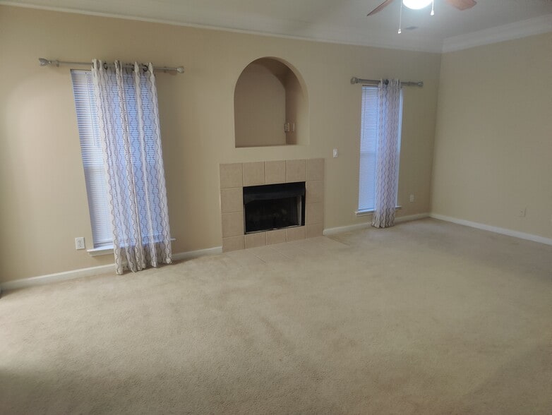 LivongRoom2 - 5254 Cottage Ln
