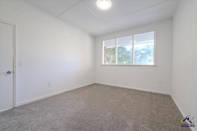 Building Photo - 100 Belmont Dr