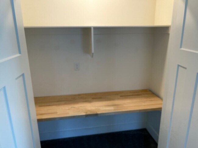 Building Photo - Beautiful home for rent!