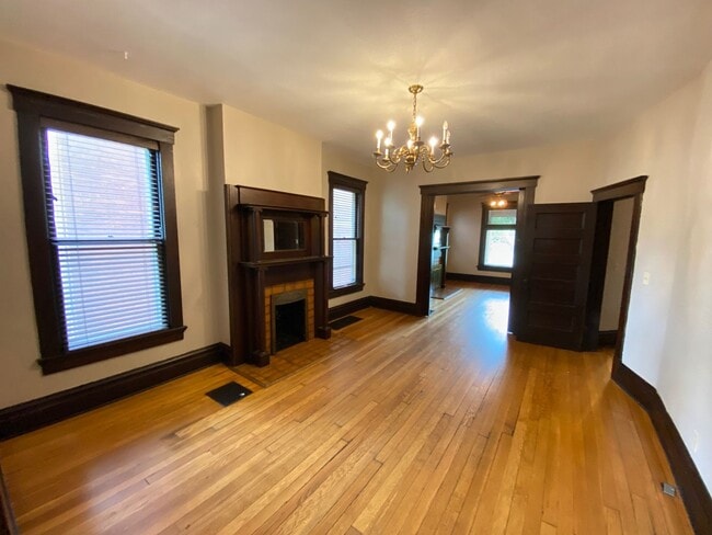 Building Photo - 351 W 6th Ave