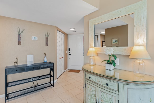 Building Photo - 6295 Bahia Del Mar Cir