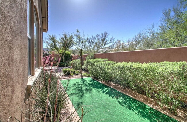 Building Photo - 9427 E Trailside View