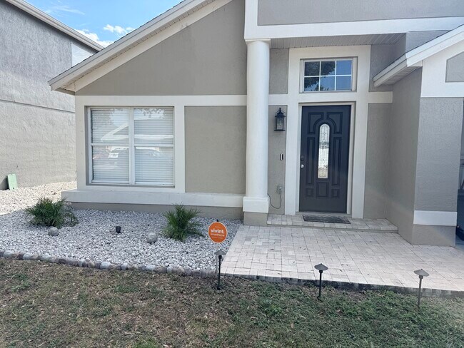 Building Photo - 8820 Tottenham Way