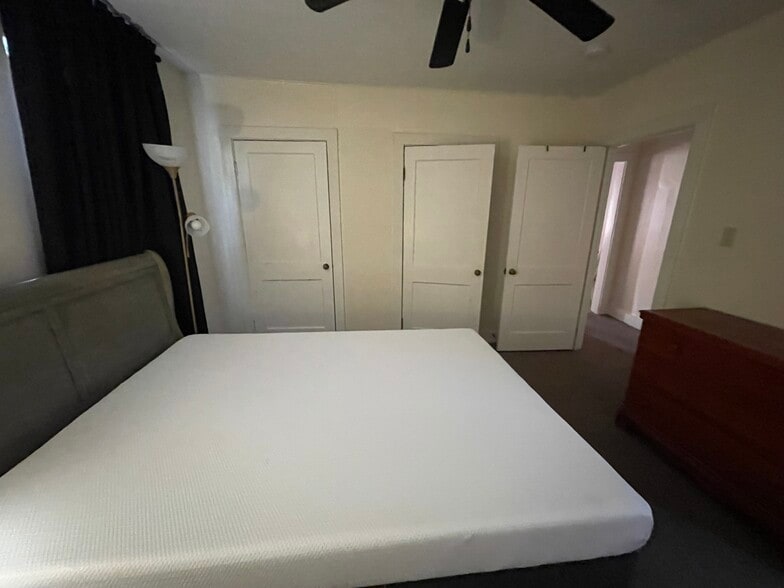 Building Photo - 1315 China St