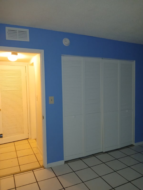 Building Photo - 4394 N Federal Hwy