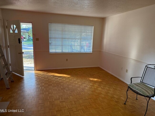 Building Photo - 2507 Middlecoff Dr