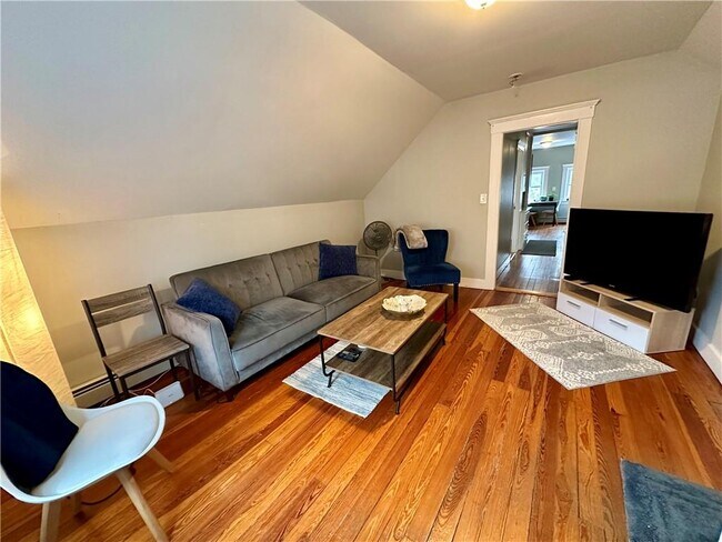 Building Photo - 1003-1003 Narragansett Blvd