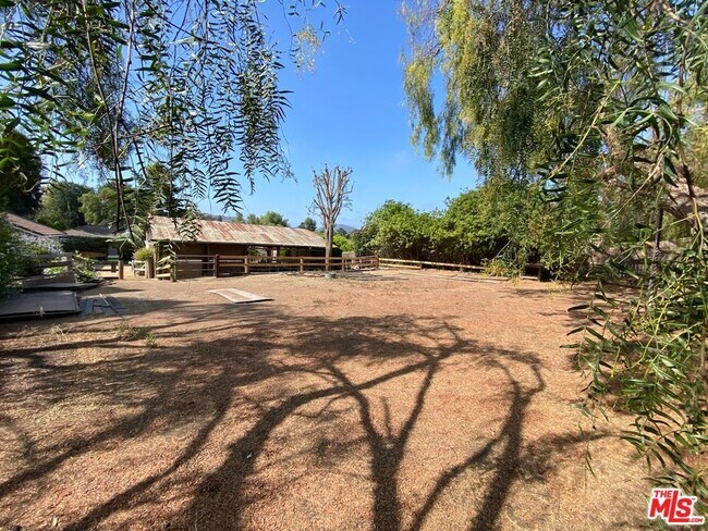 Building Photo - 1343 Rancho Ln