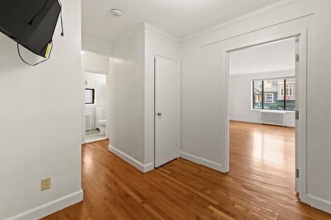 Building Photo - 38-40 Cedar Street Unit 141