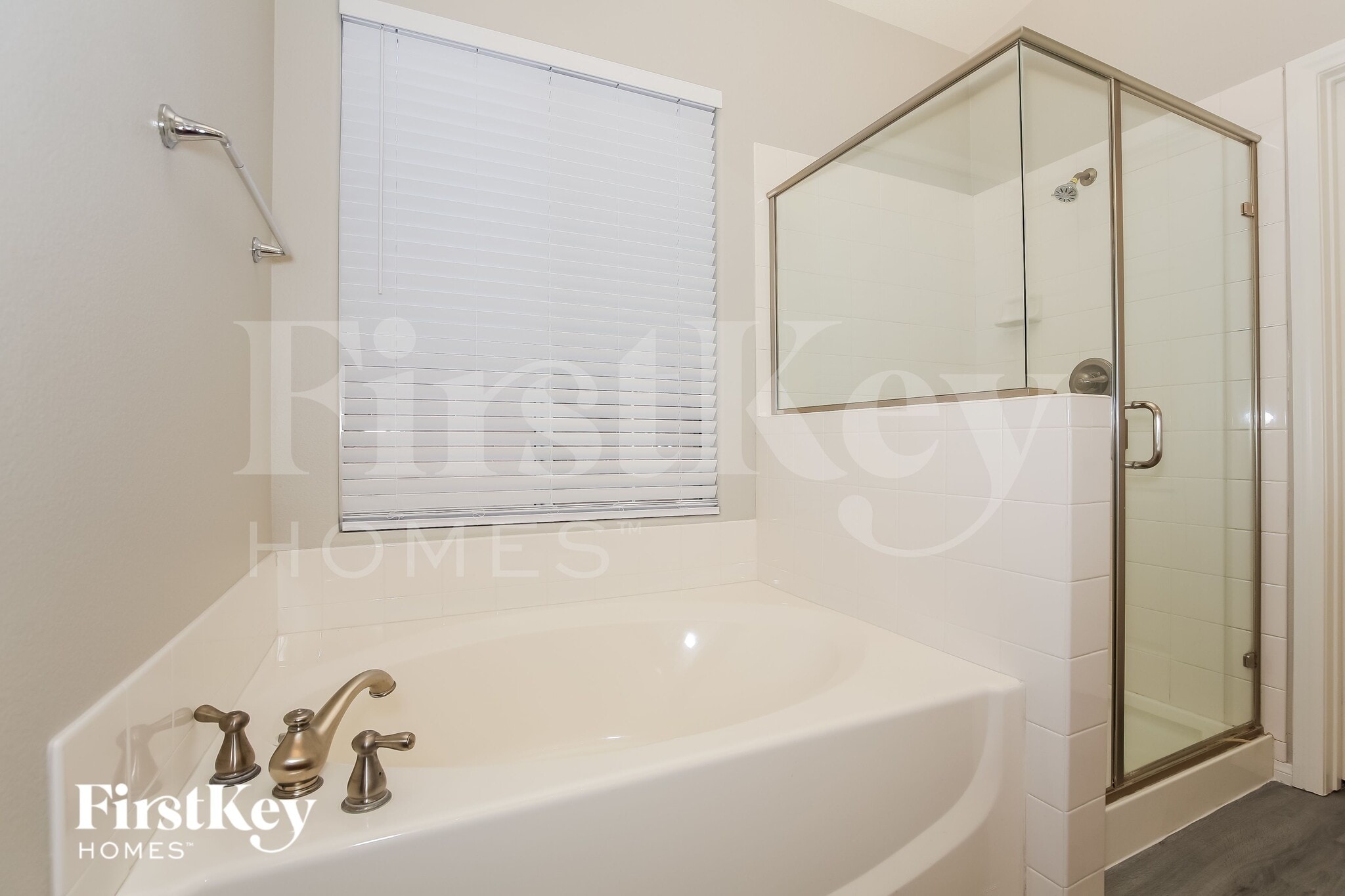 Building Photo - 609 Fiesta Del Rey Ave