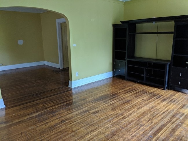 Building Photo - 106 Huntington Park