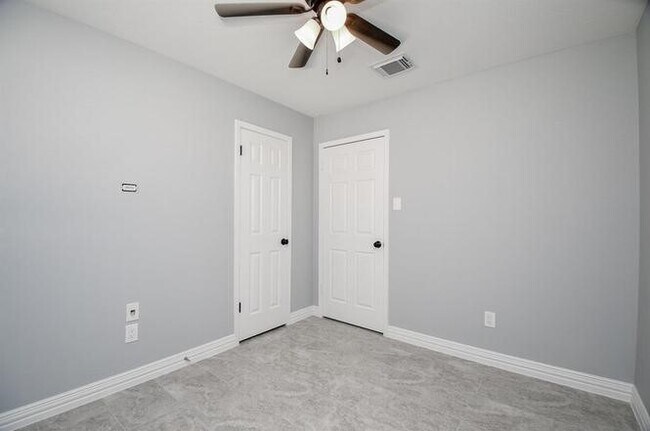 Building Photo - 4222 Cicada Ln