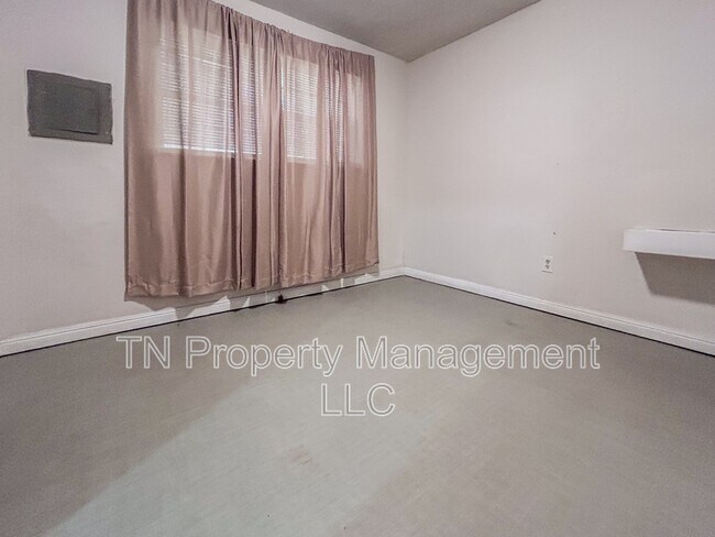 Building Photo - 202 Rue Royale