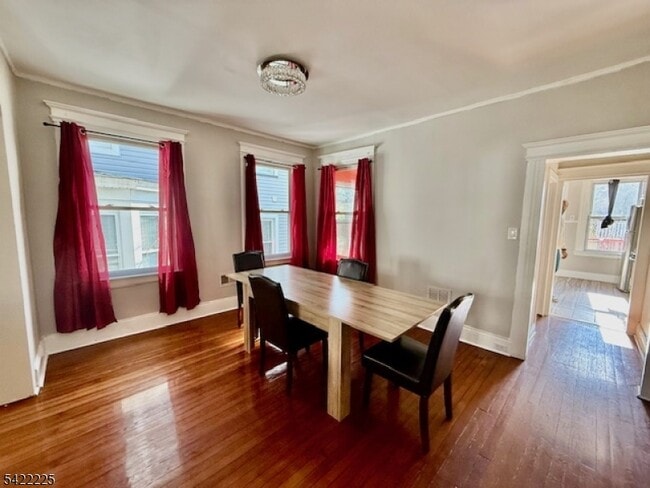 Building Photo - 33 Ella St