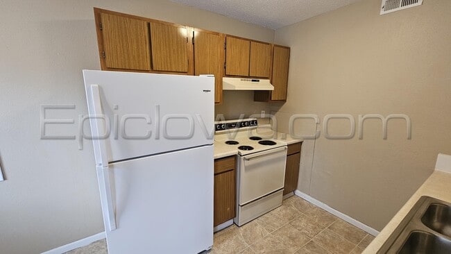 Building Photo - 1209 O Ave Pl NE
