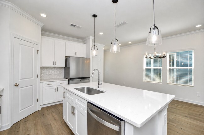 Building Photo - 266 Tiger Lily Dr