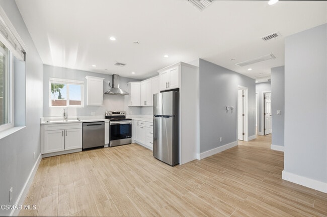 Building Photo - 13102 Filmore St