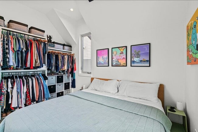 Building Photo - 1608 Ravey St