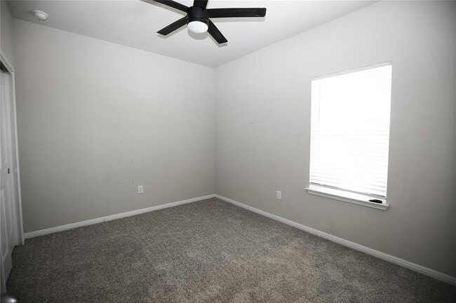 Building Photo - 325 Old Glory Trail