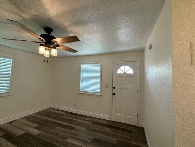 Building Photo - 4713 Thorpe Ave