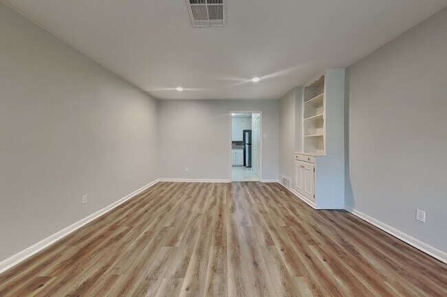 Building Photo - 5244 Greene Ave