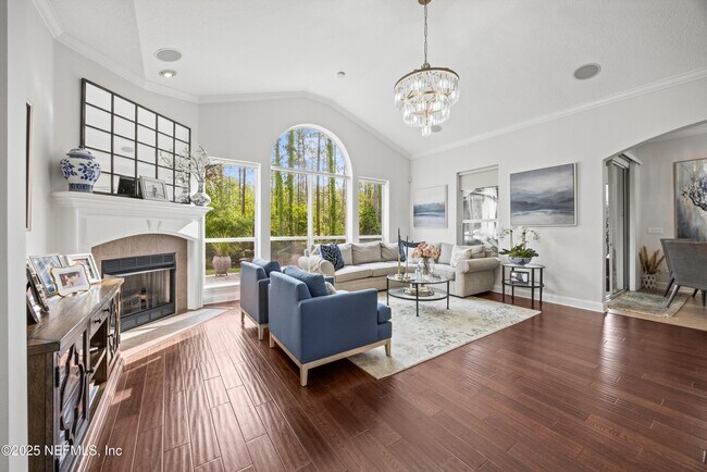 Building Photo - 552 Saddlestone Dr
