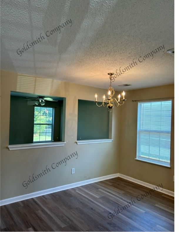 Building Photo - 105 Willow Bend Dr