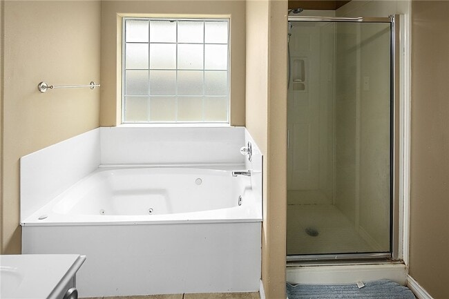 Building Photo - 335 Robelmont Dr