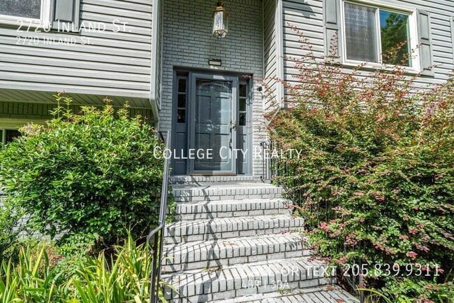 Building Photo - 2720 Inland St