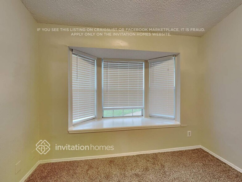 Building Photo - 5521 Safari Trail