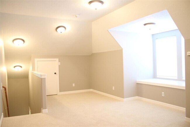 Building Photo - 13527 Brookbluff Ln