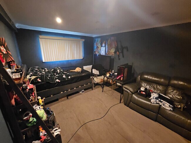 Building Photo - 1910 W Hatherleigh Ct