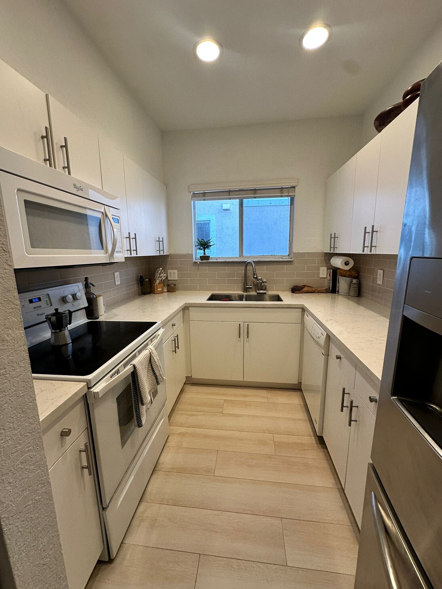 Kitchen - 269 SE 32nd Ave