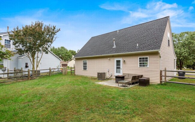 Building Photo - 5601 Skate Ct