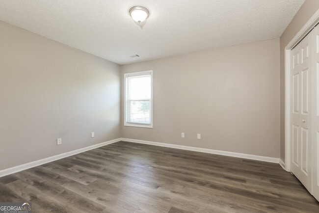 Building Photo - 1086 Maria Dr