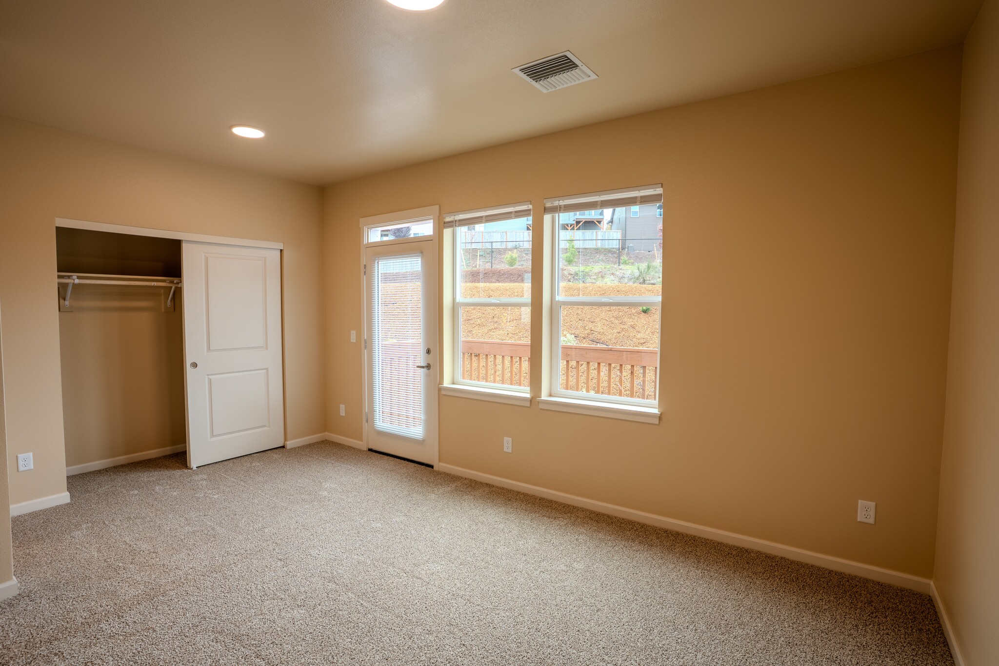 Building Photo - 5787 Joynak St S