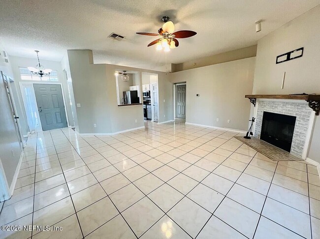 Building Photo - 913 Mackinaw Trail