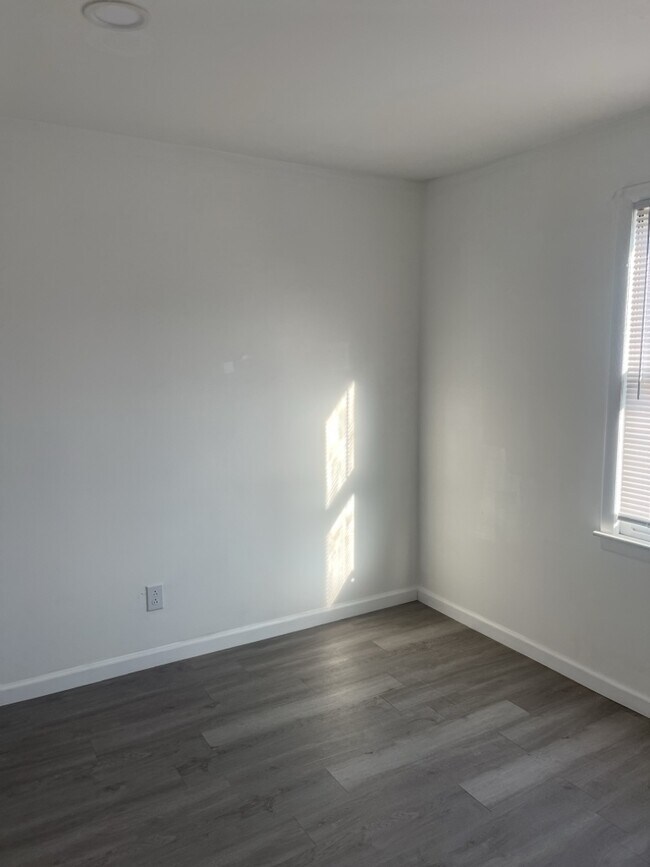 Building Photo - 2705 Lantern Walk SE