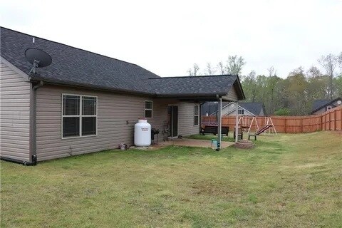 Fenced Back Yard - 3 Robin Dr