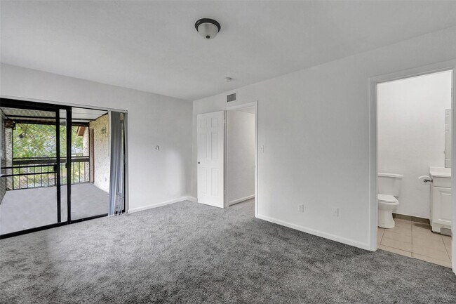 Building Photo - 26 Wimbledon Lakes Dr