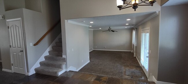 Building Photo - Quaint Home in Eagle Mountain w 2 car garage!