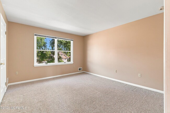 Building Photo - 229 2nd St
