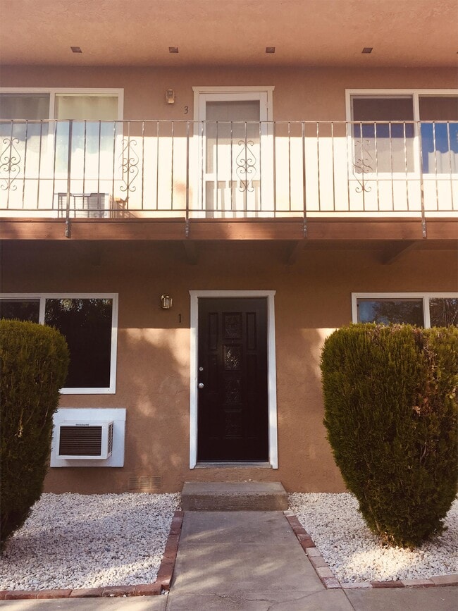Building Photo - 209 Wright Ln