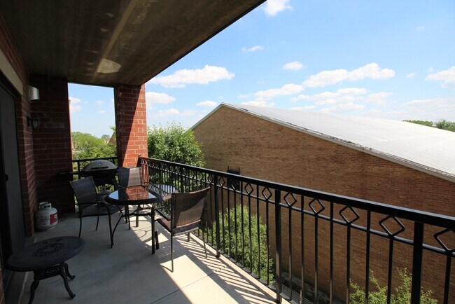 Building Photo - 10765 Clock Tower Dr