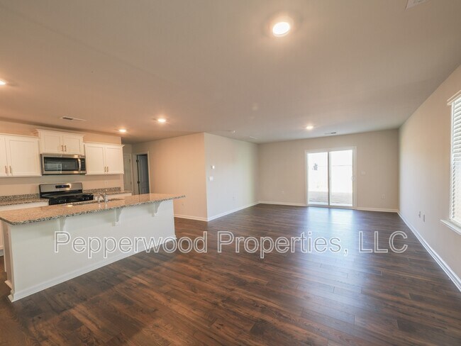 Building Photo - 1761 Rein Dr