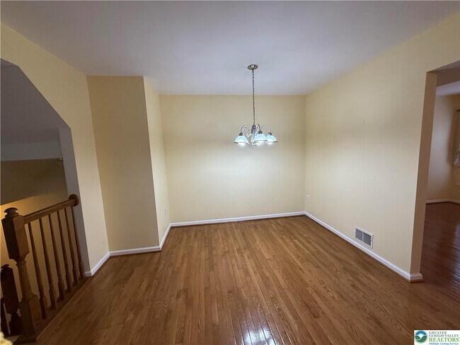 Building Photo - 4539 Jasmine Dr
