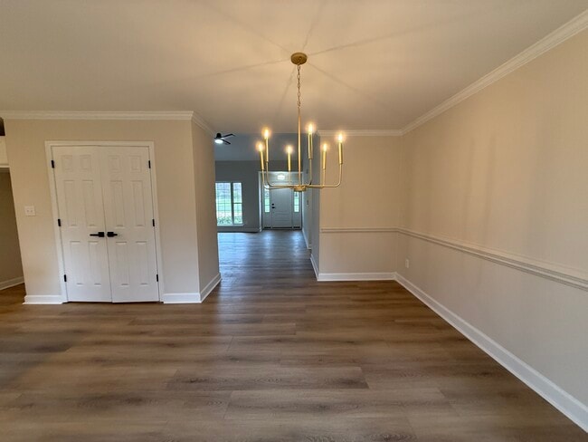 Building Photo - 2539 Springs Dr